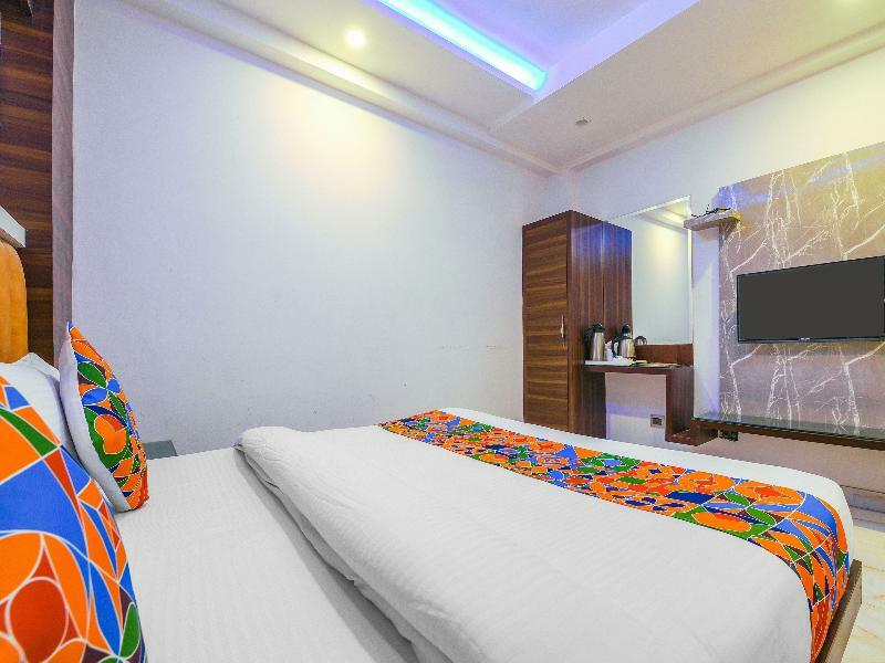 Oyo 15836 Pleasure River Front Resort Tuem 外观 照片