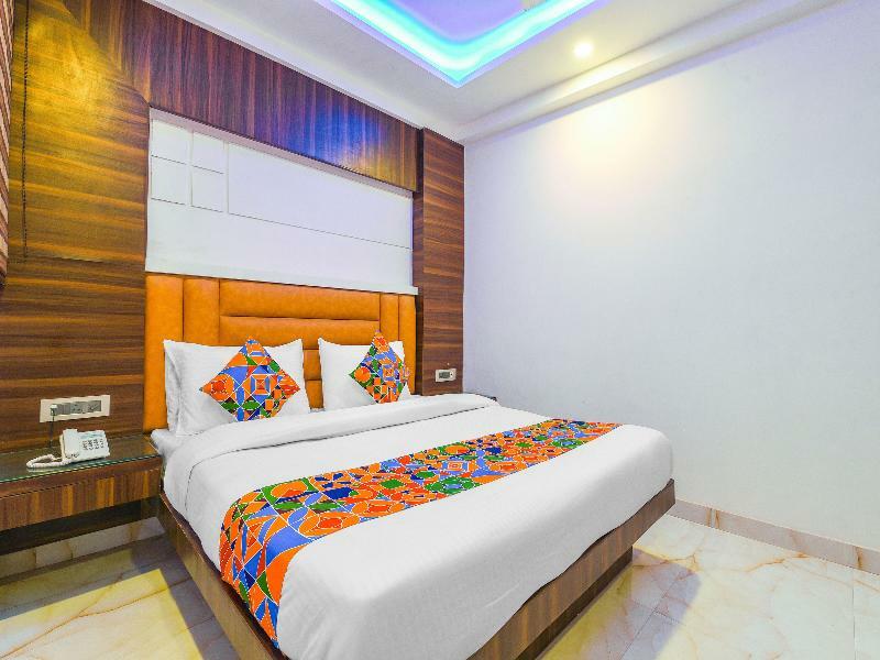 Oyo 15836 Pleasure River Front Resort Tuem 外观 照片